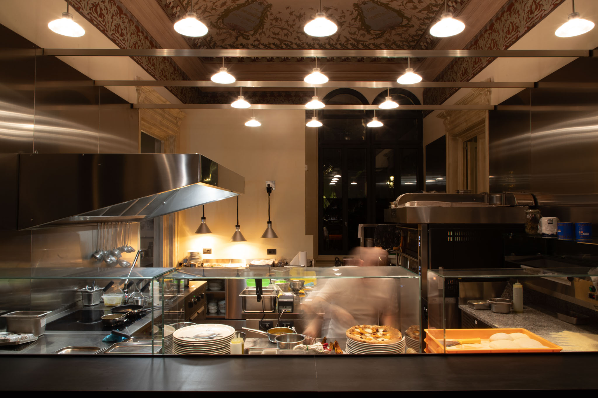 28 ottobre-101 cucina portici.jpg
